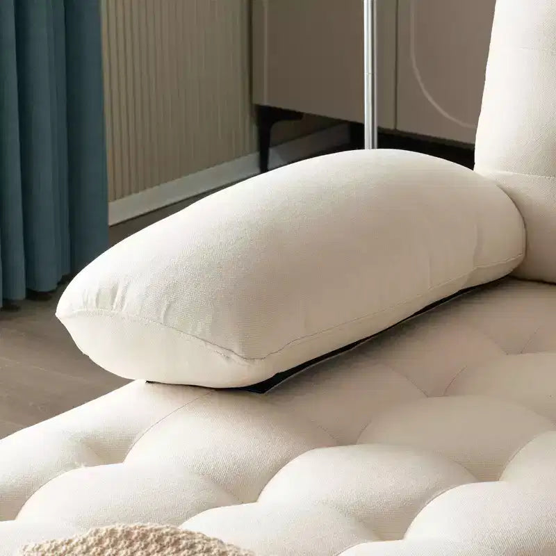 Canapé 4 places en U touffeté gris avec accoudoirs et surmatelas, largeur 110 po