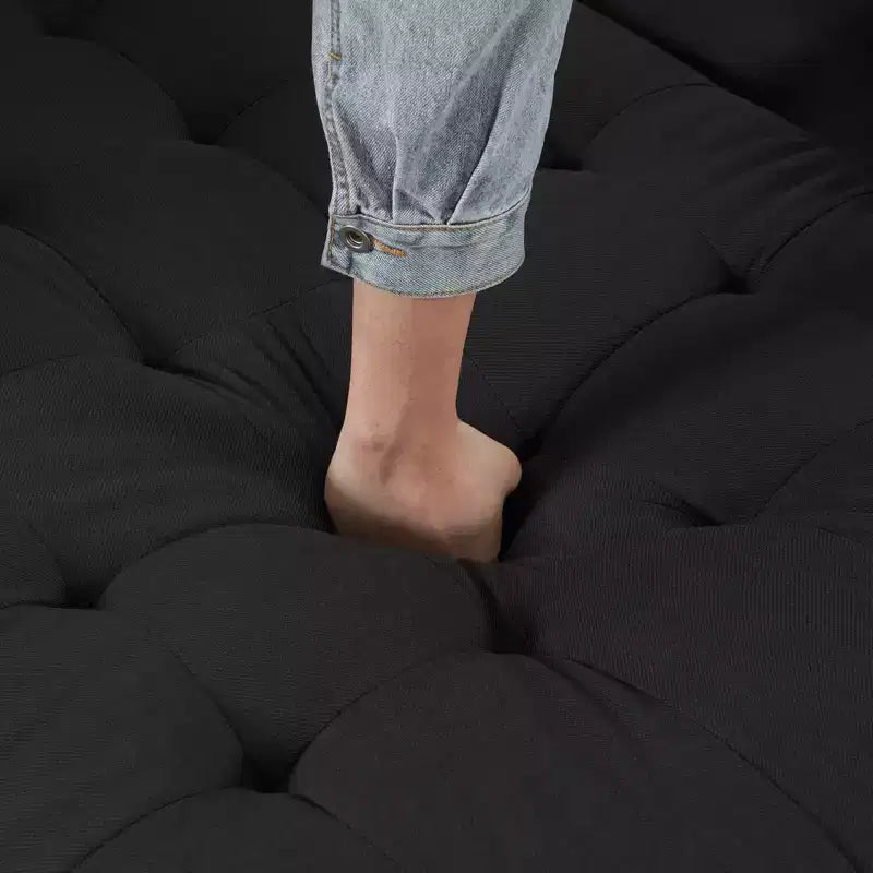 Canapé 4 places en U touffeté gris avec accoudoirs et surmatelas, largeur 110 po