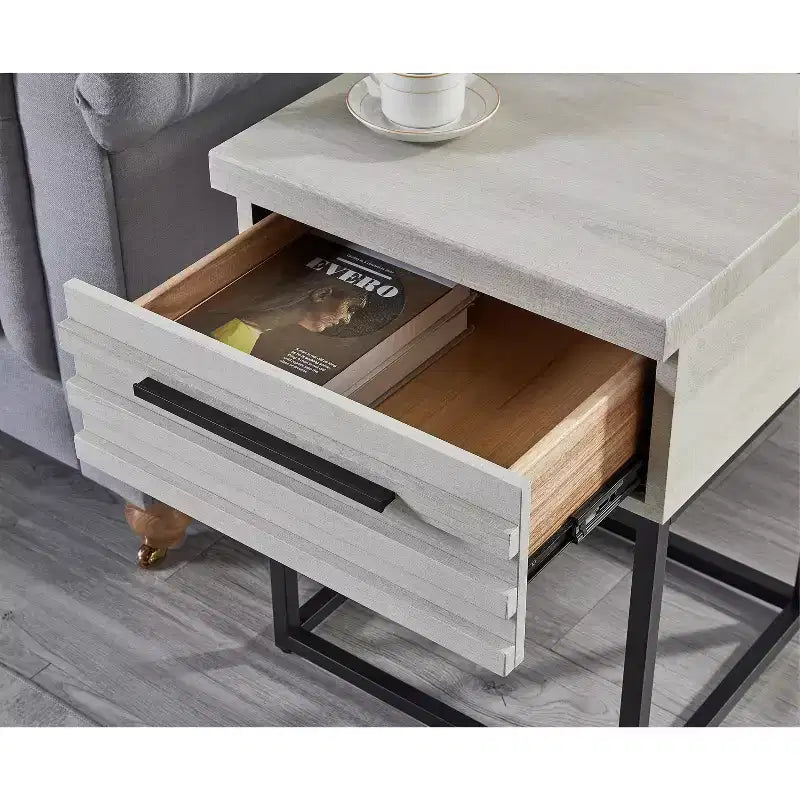 Table d'appoint rustique avec tiroir de rangement et pieds en métal, bout de canapé avec plateau épais, table d'appoint pour canapé, salon, chambre à coucher
